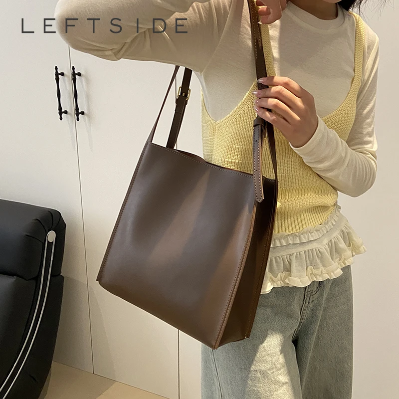LEFTSIDE Small PU Leather Shoulder Bag 2025 New Y2K Women Hand Bag Y2k Females Simple Handbags and Purses Fashion Tote Bag
LEFTSIDE Small PU Leather Shoulder Bag 2025 New Y2K Women Hand Bag Y2k Females Simple Handbags and Purses Fashion Tote Bag