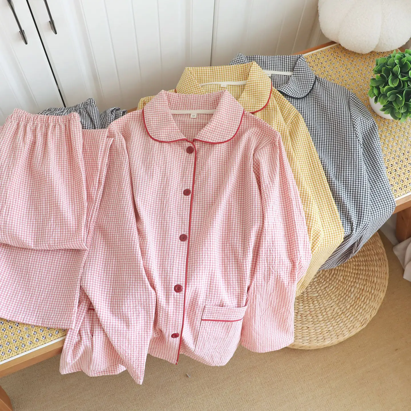 Spring Small Checkered Printed Long Sleeve Cardigan Clothes and Long Trousers 2 Pcs Pajamas for Women Thin Spring Clothes
Spring Small Checkered Printed Long Sleeve Cardigan Clothes and Long Trousers 2 Pcs Pajamas for Women Thin Spring Clothes