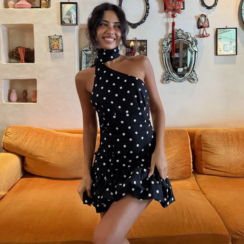 Women's 2026 New Product Temperament Fashion Street Shot Streamer Halter Polka Dot Waist Dress
Women's 2026 New Product Temperament Fashion Street Shot Streamer Halter Polka Dot Waist Dress