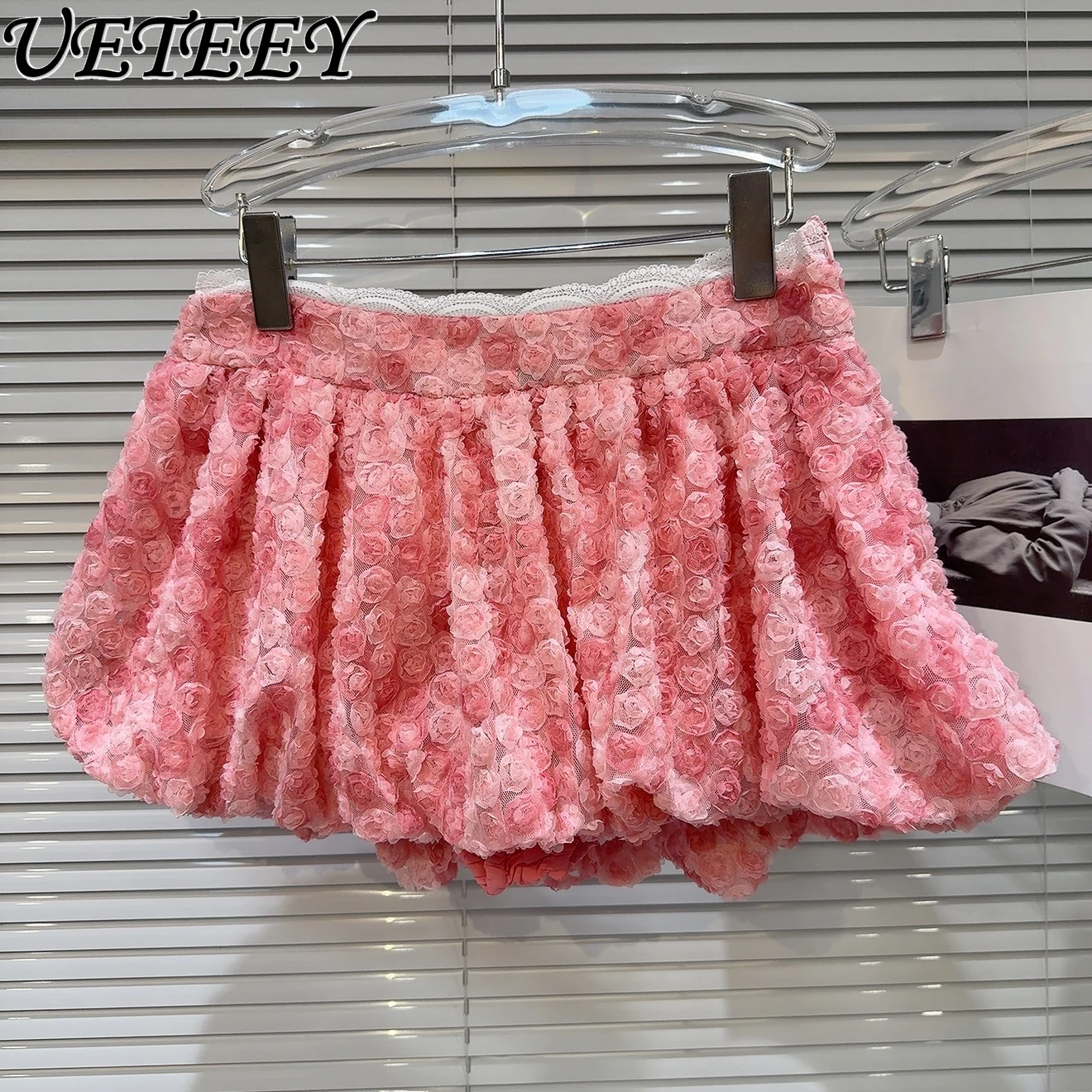 Sweet Girl Mini Skirt 2025 Summer New Sweet Temperament Chiffon Three-dimensional Rose Lace Waist Bud Skirts Shorts Fluffy Skirt
Sweet Girl Mini Skirt 2025 Summer New Sweet Temperament Chiffon Three-dimensional Rose Lace Waist Bud Skirts Shorts Fluffy Skirt