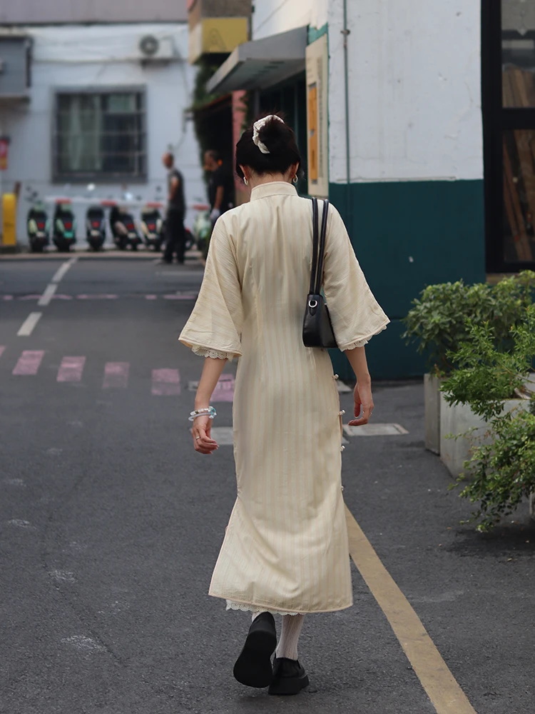 Ele Lady Sle f ain Sweet Древнее китайское длинное ципао с полными разрезами, новинка 2025 года, желтое новое поливолокно средней длины
Ele Lady Sle f ain Sweet Древнее китайское длинное ципао с полными разрезами, новинка 2025 года, желтое новое поливолокно средней длины