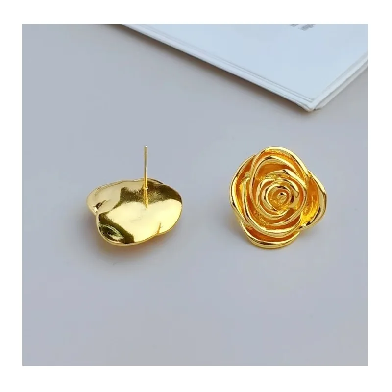 Niche Personalized Earrings, High-end Three-dimensional Flower Shape Earrings, Exquisite Atmospheric Cold Wind Earrings
Niche Personalized Earrings, High-end Three-dimensional Flower Shape Earrings, Exquisite Atmospheric Cold Wind Earrings