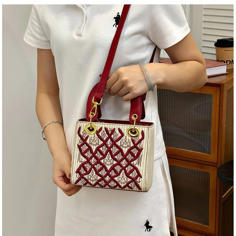 Элегантная женская сумка-мессенджер из тонкой кожи, высококачественная и модная винтажная повседневная сумка
Элегантная женская сумка-мессенджер из тонкой кожи, высококачественная и модная винтажная повседневная сумка