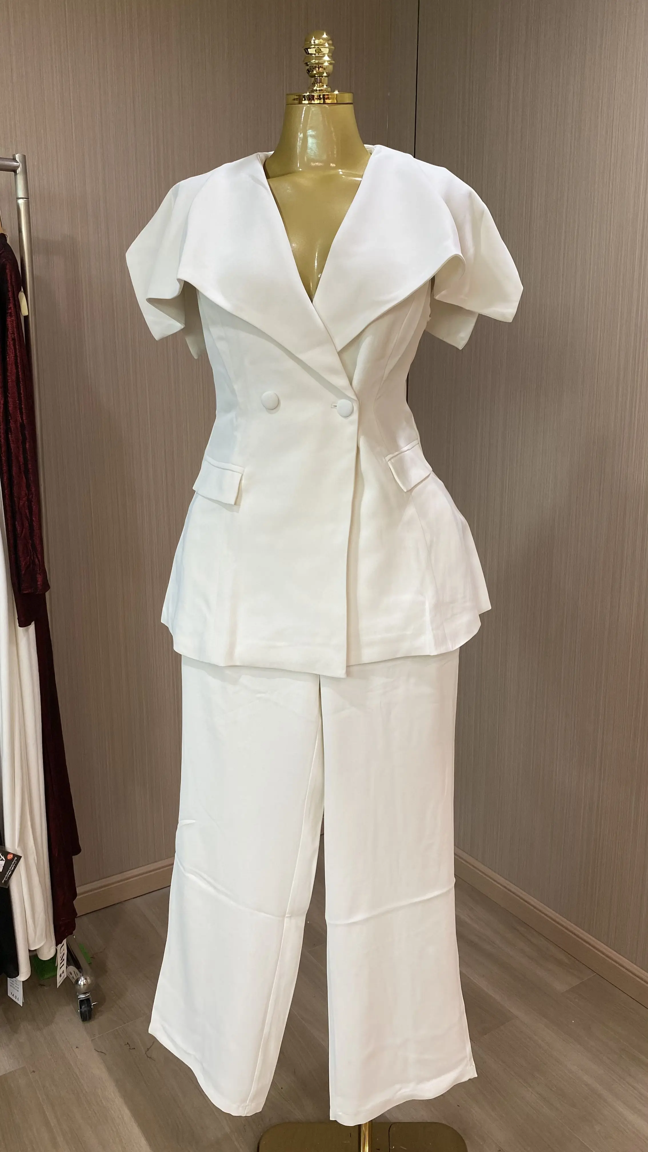 2026 Summer New Slim Fit Asymmetrical Suit V-Neck Short Sleeve Shirt Elegant Women's Shirt-GZXX786
2026 Summer New Slim Fit Asymmetrical Suit V-Neck Short Sleeve Shirt Elegant Women's Shirt-GZXX786