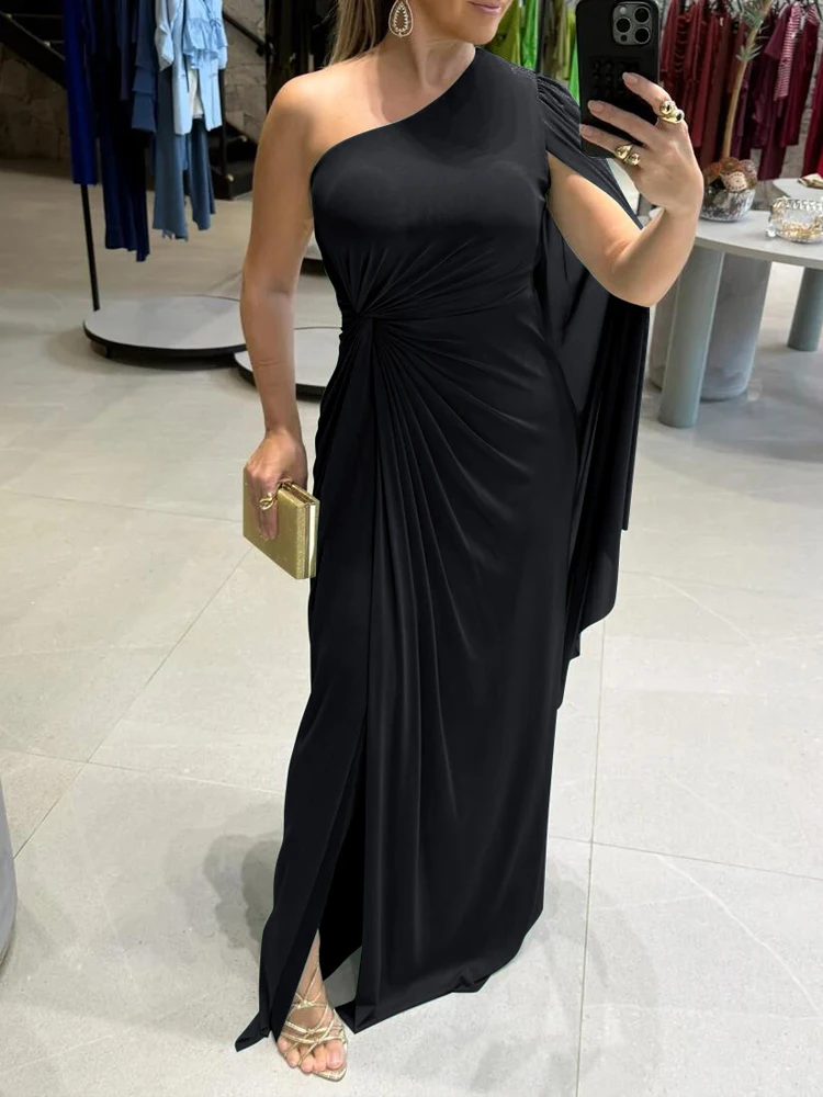 Модное повседневное платье с одним открытым плечом, плиссировкой и разрезом по боку, из коллекции ранней весны, минималистичный дизайн, приталенный крой.
Модное повседневное платье с одним открытым плечом, плиссировкой и разрезом по боку, из коллекции ранней весны, минималистичный дизайн, приталенный крой.