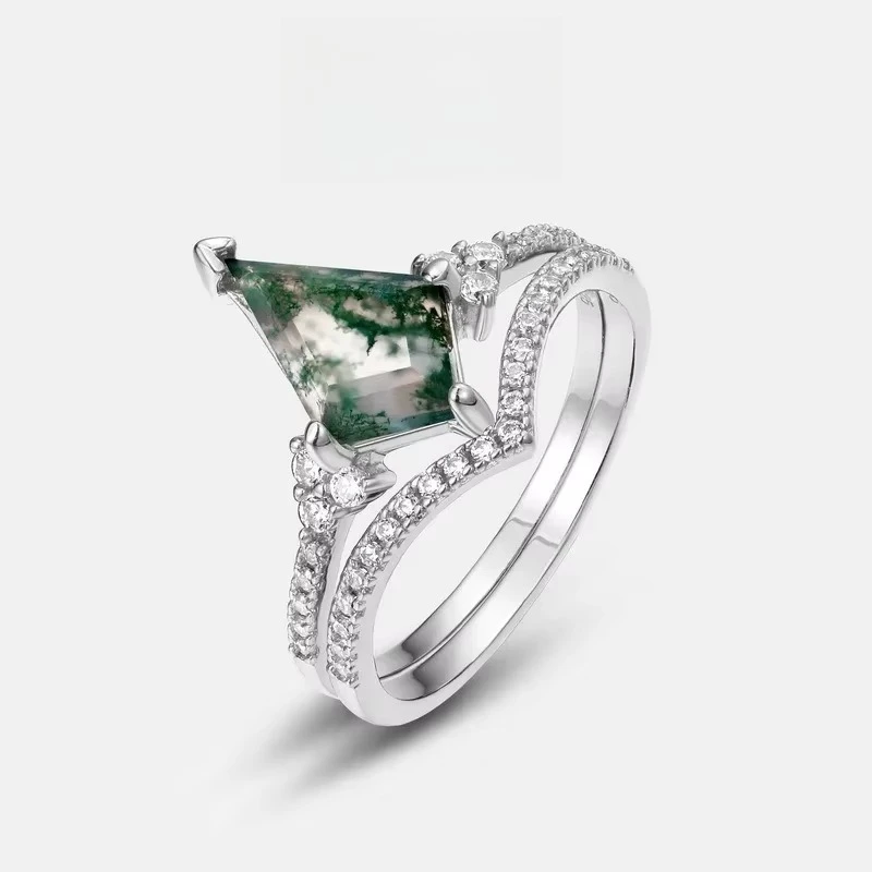Natural Green Moss Stone S925 Silver Plated 18K Gold PT950 Platinum Inlaid Moissanite Combination Ring
Natural Green Moss Stone S925 Silver Plated 18K Gold PT950 Platinum Inlaid Moissanite Combination Ring