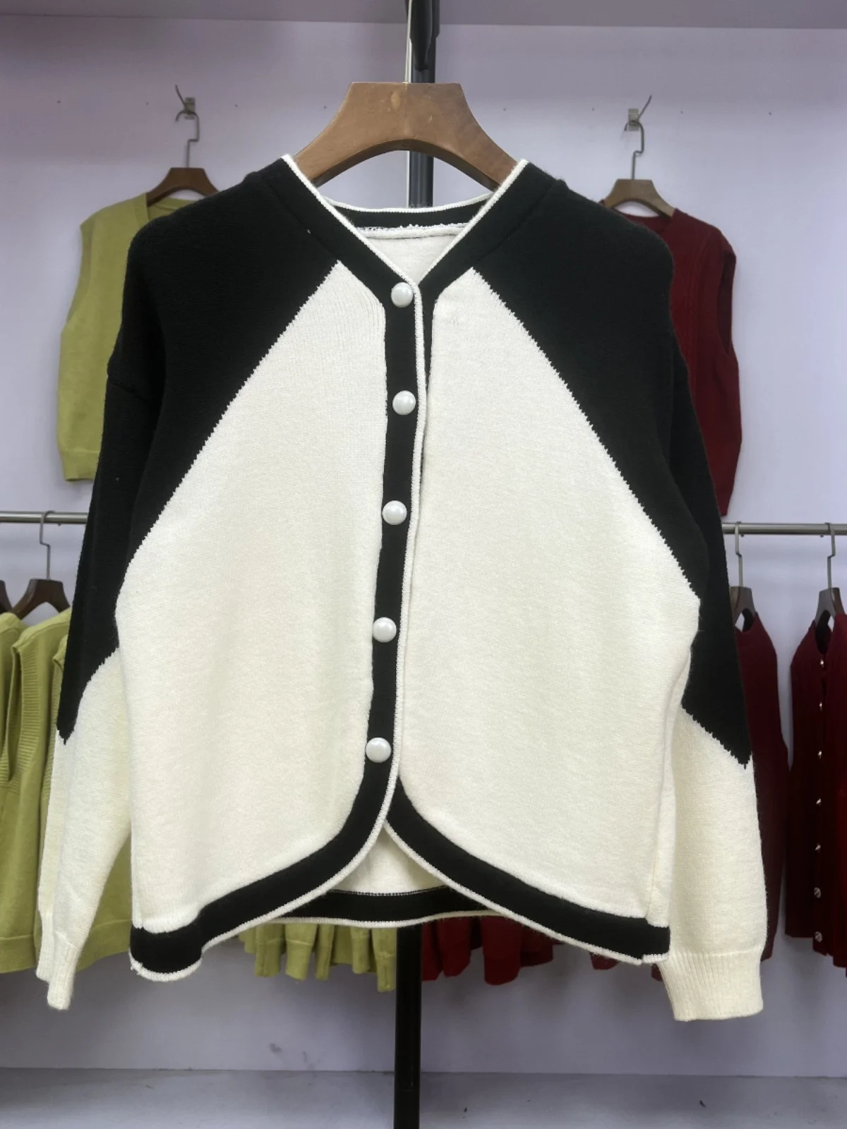 Women's Soft Sle V-Ne Long Sve Knitted Sweater Coat 908 Design Sensation New Autumn Faion Brand Commute Regular Fit
Women's Soft Sle V-Ne Long Sve Knitted Sweater Coat 908 Design Sensation New Autumn Faion Brand Commute Regular Fit