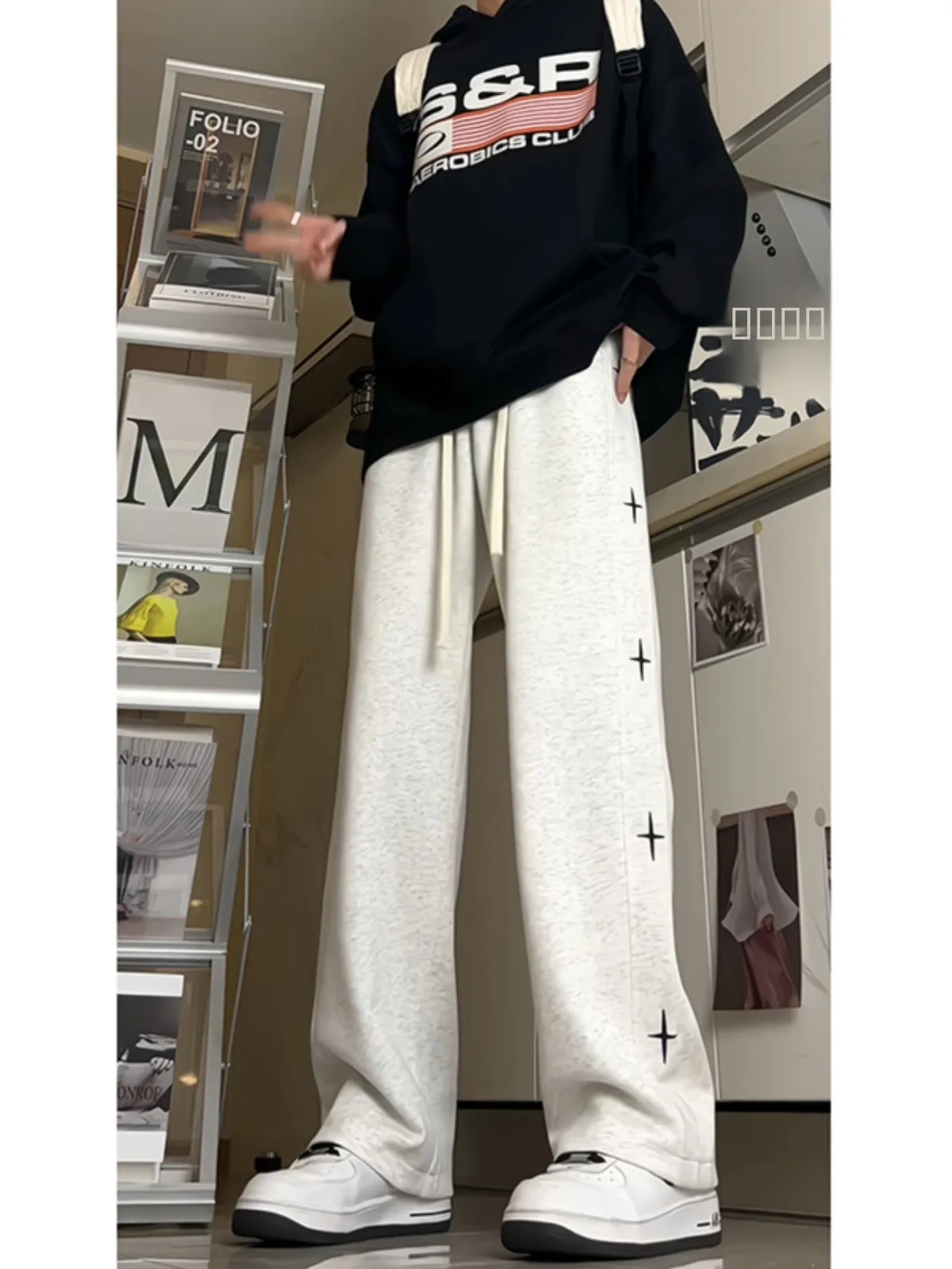 American Hiphop Star Men's Wide Leg Sport Pants Street Dance Loose Fit Straight Cut Spring Autumn Faionable Casual Trousers
American Hiphop Star Men's Wide Leg Sport Pants Street Dance Loose Fit Straight Cut Spring Autumn Faionable Casual Trousers