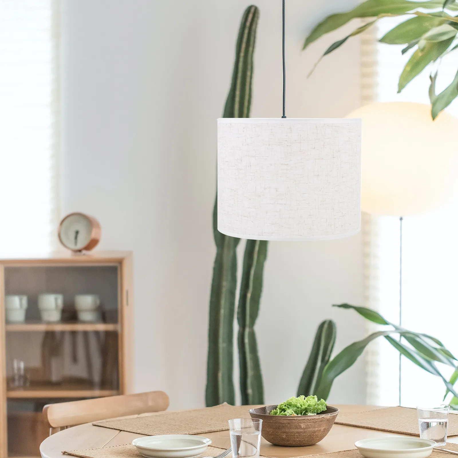 1Pcs Linen Lamp Shade Household Cloth Lampshade Soft Light Protector for Bedside Living Room Table Lamp Decor Modern Chic Cover
1Pcs Linen Lamp Shade Household Cloth Lampshade Soft Light Protector for Bedside Living Room Table Lamp Decor Modern Chic Cover