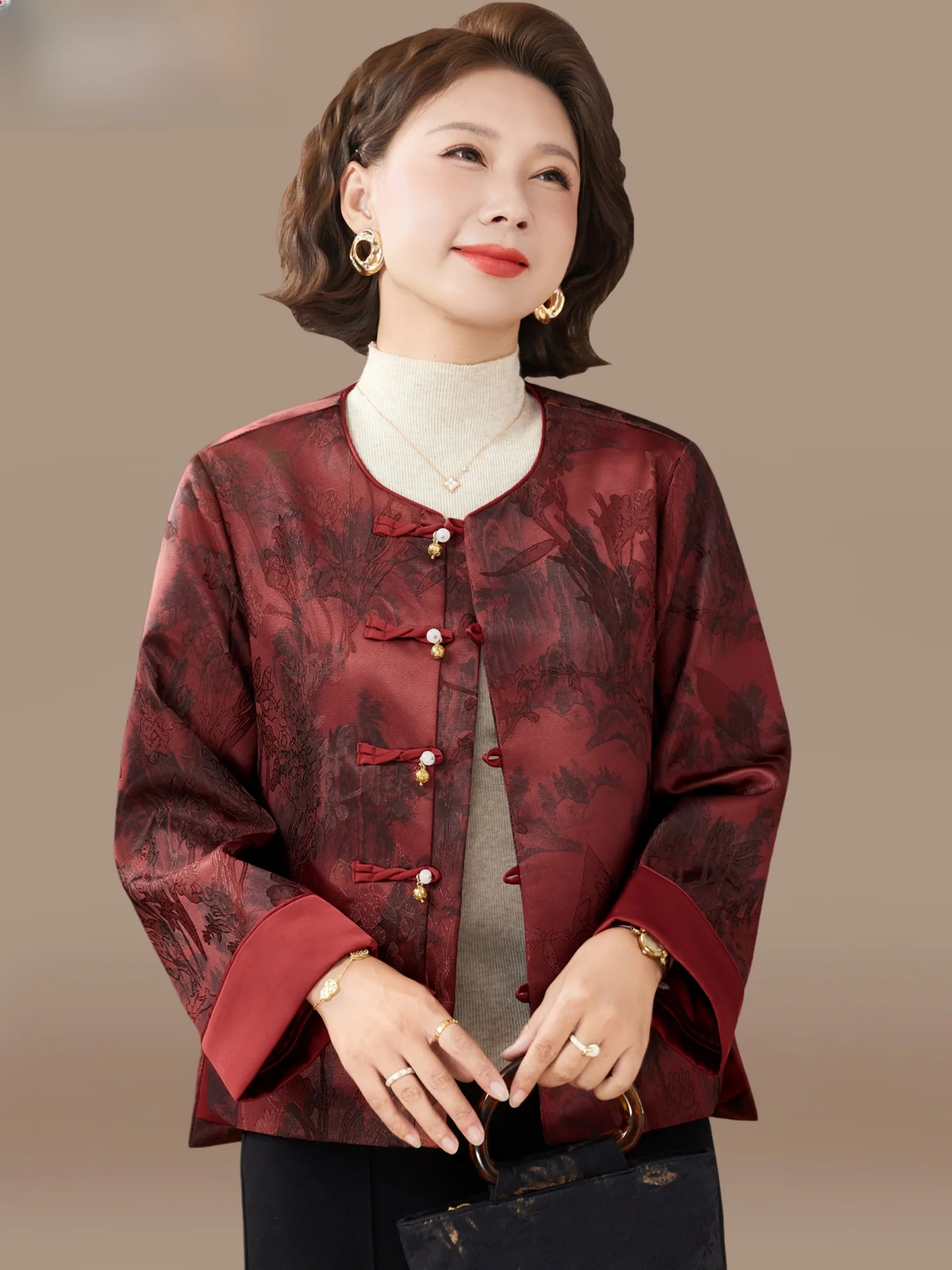 Новая китайская осенняя верхняя одежда в стиле Тан: модный свободный крой, вышитая короткая куртка для женщин, для свадьбы...
Новая китайская осенняя верхняя одежда в стиле Тан: модный свободный крой, вышитая короткая куртка для женщин, для свадьбы...