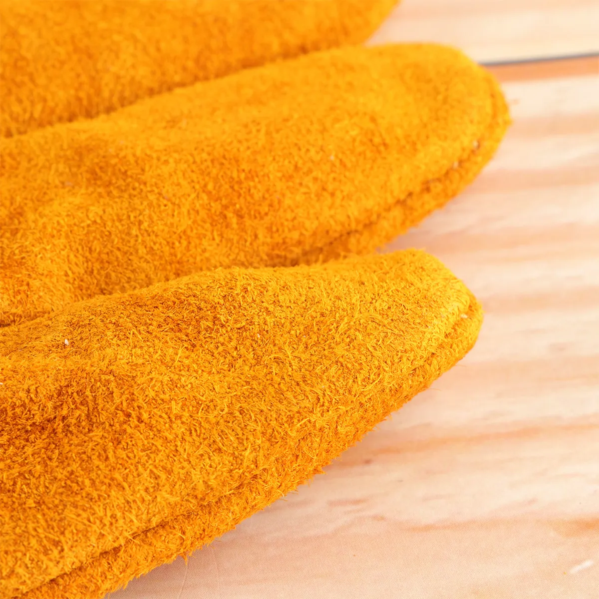 1Pair Full Cowhide Protective Gloves Heat Resistant Anti-Scald Breathable Sweat-Absorbent Welding Barbecue Soldering
1Pair Full Cowhide Protective Gloves Heat Resistant Anti-Scald Breathable Sweat-Absorbent Welding Barbecue Soldering