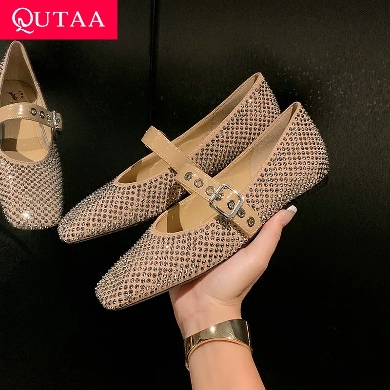 QUTAA 2025 г., модная женская обувь Мэри Джейн на плоской подошве, удобная женская обувь из коровьей кожи с квадратным носком, вечерние туфли со стразами, размеры 34–40
QUTAA 2025 г., модная женская обувь Мэри Джейн на плоской подошве, удобная женская обувь из коровьей кожи с квадратным носком, вечерние туфли со стразами, размеры 34–40