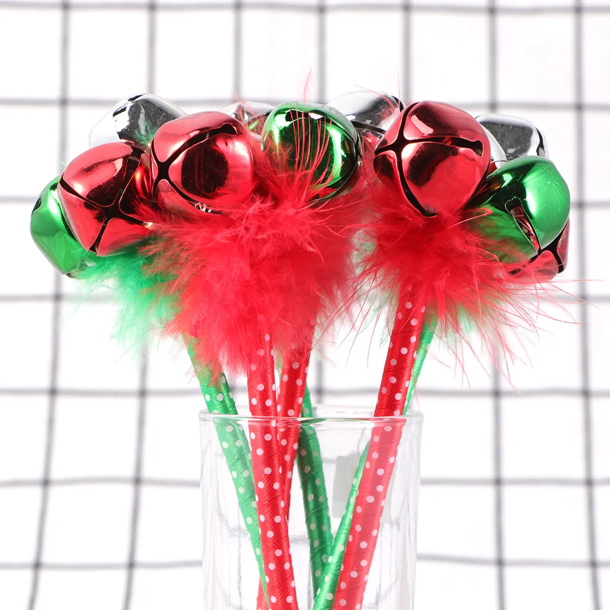 6Pcs Christmas Ballpoint Pens Red Green Jingle Bell Creative Writing Pens Holiday Party Favors Gifts Ballpoint Pen
6Pcs Christmas Ballpoint Pens Red Green Jingle Bell Creative Writing Pens Holiday Party Favors Gifts Ballpoint Pen