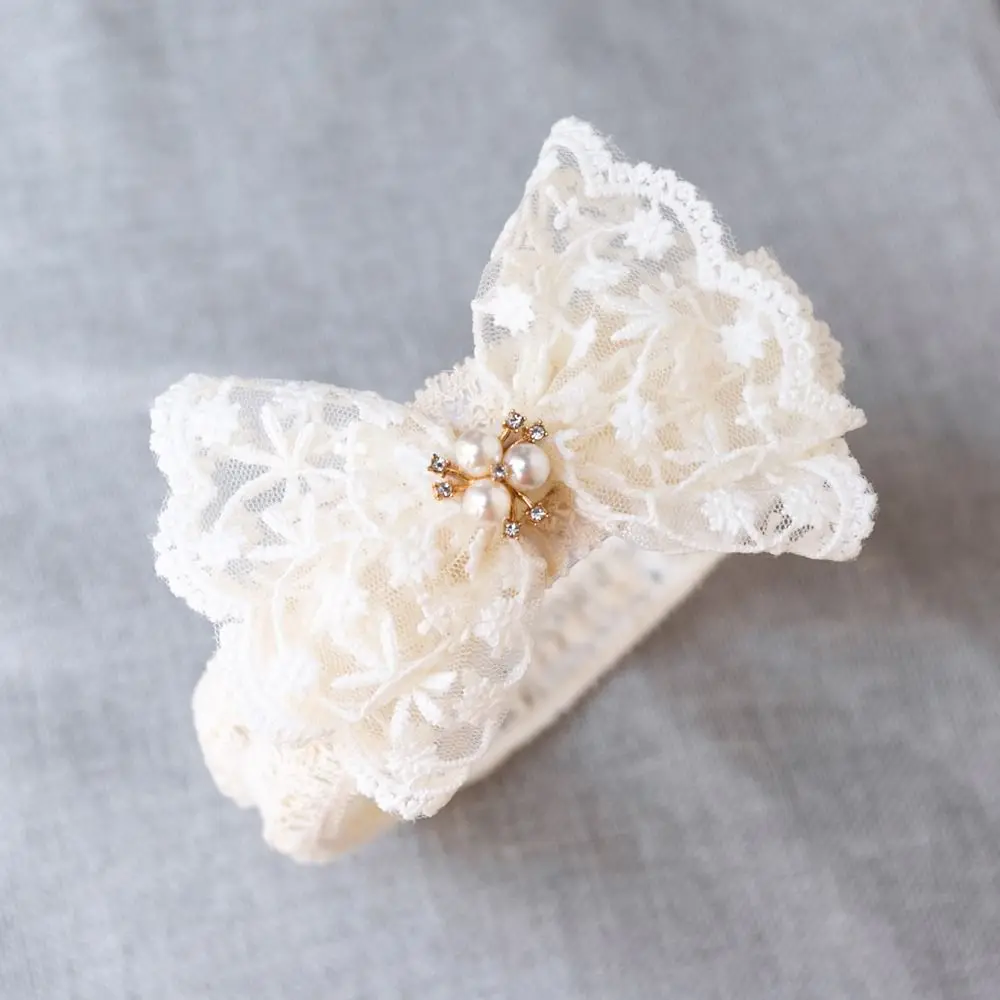 Accessory Cute Sweet Pearl Lace Bow Rhinestone Gauze Headdress Infant Hairband Baby Elastic Headband Korean Style Hair Hoop
Accessory Cute Sweet Pearl Lace Bow Rhinestone Gauze Headdress Infant Hairband Baby Elastic Headband Korean Style Hair Hoop