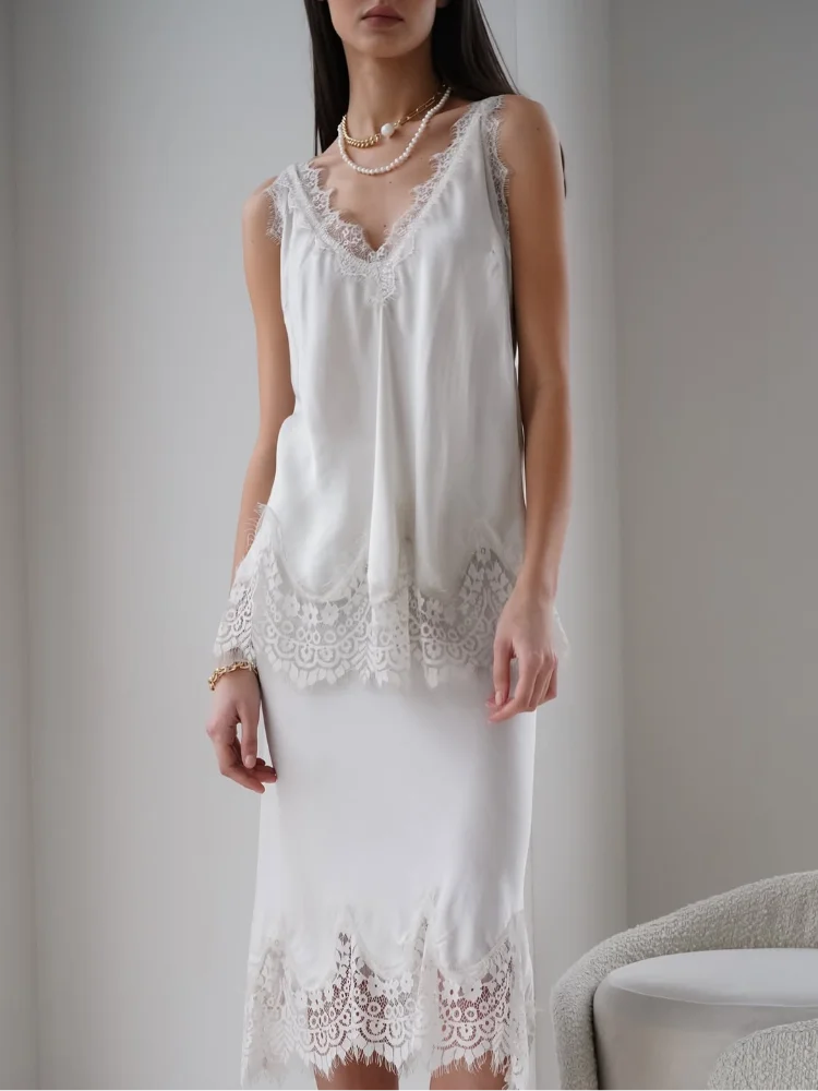 Women's Lace T-shirt White Elegant Lace Patchwork Sleeveless Casual Tank Tops 2026 Fashion Streetwear Party New Summer Camis
Women's Lace T-shirt White Elegant Lace Patchwork Sleeveless Casual Tank Tops 2026 Fashion Streetwear Party New Summer Camis