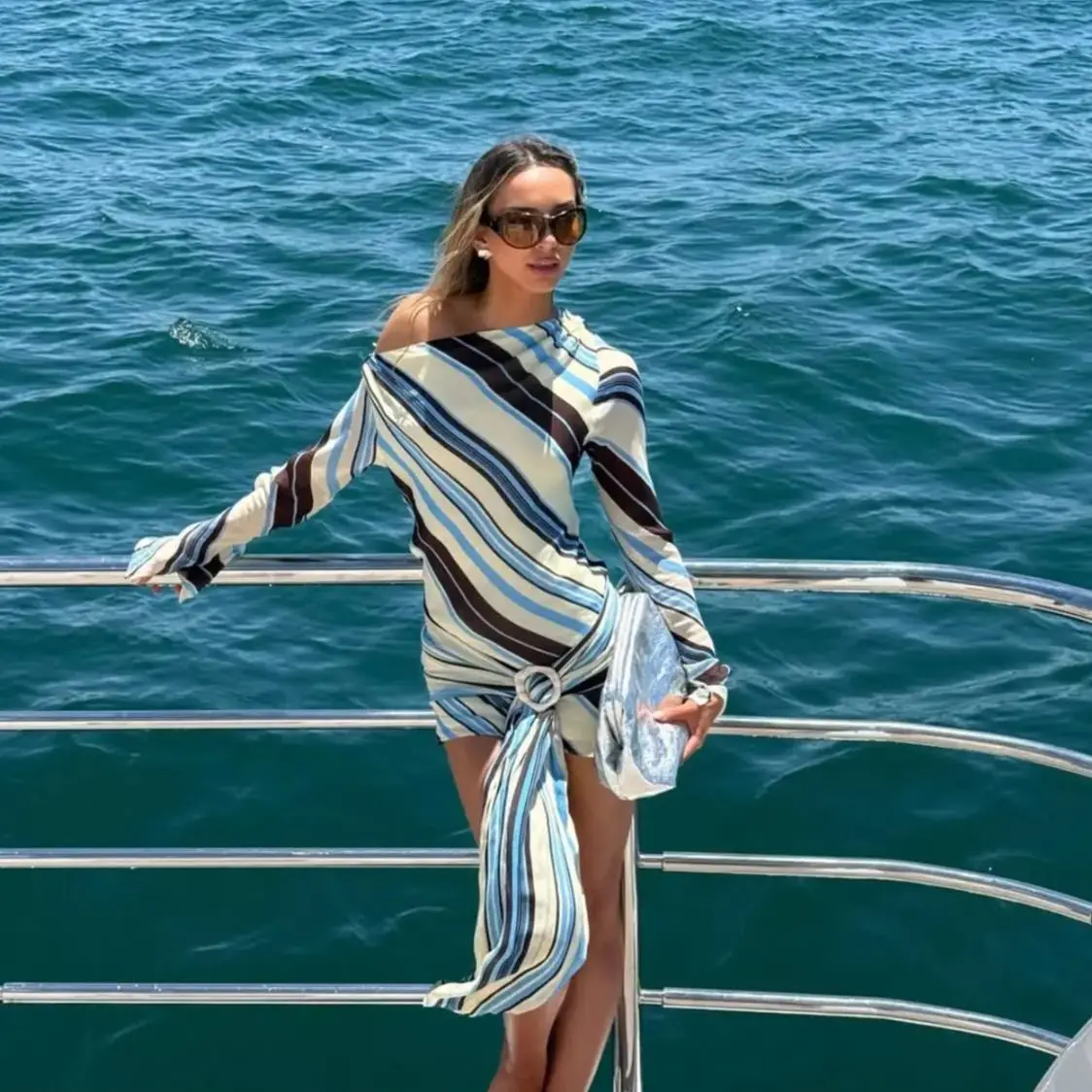 2026 New High Quality Sloping Shoulders Dress Bikini Sexy Women Swimsuit Striped Print Swimwear Dress Bikini Bathing Swimsuit
2026 New High Quality Sloping Shoulders Dress Bikini Sexy Women Swimsuit Striped Print Swimwear Dress Bikini Bathing Swimsuit