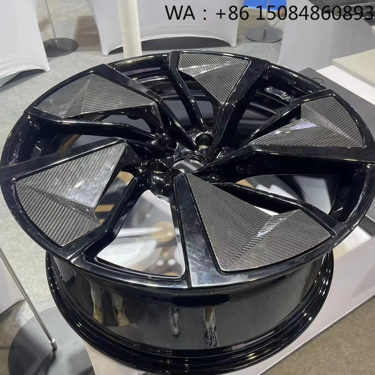 Custom Carbon Fiber Wheels and Trim Panels, High Precision Molded Auto Parts for Automobile Exterior Interior High-End Modificat
Custom Carbon Fiber Wheels and Trim Panels, High Precision Molded Auto Parts for Automobile Exterior Interior High-End Modificat