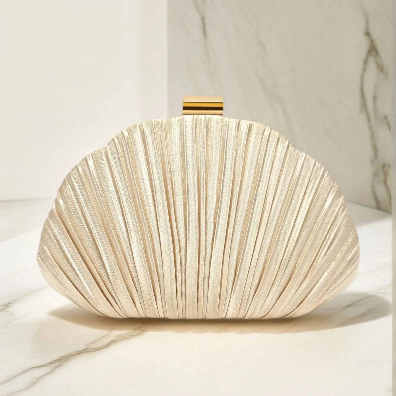 Shell Design Ruched Women Evening Bags Apricot Color Glitter Satin Luxury Party Dress Clutch Bags With Shoulder Chain Messenger
Shell Design Ruched Women Evening Bags Apricot Color Glitter Satin Luxury Party Dress Clutch Bags With Shoulder Chain Messenger