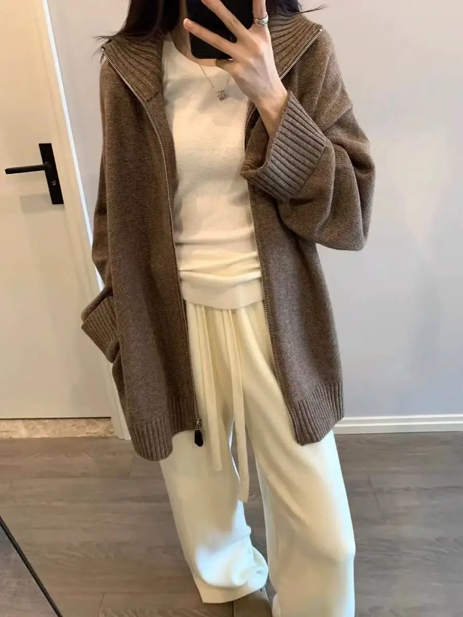 Cashmere sweater female zipper lapel coat thick autumn and winter loose long knitted cashmere sweater cardigan
Cashmere sweater female zipper lapel coat thick autumn and winter loose long knitted cashmere sweater cardigan