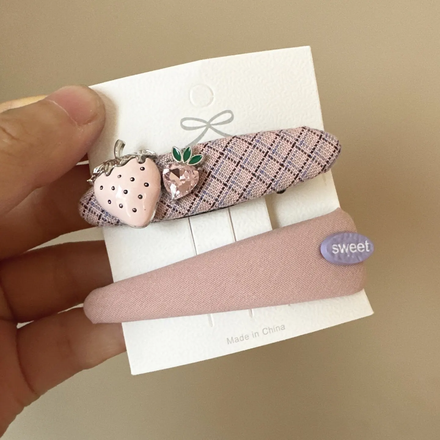 2 Pack Resin Plaid Heart BB Clips for Side Bangs and Flyaway Hair Korean Sweet New Style Cute Lightweight Daily Wear
2 Pack Resin Plaid Heart BB Clips for Side Bangs and Flyaway Hair Korean Sweet New Style Cute Lightweight Daily Wear