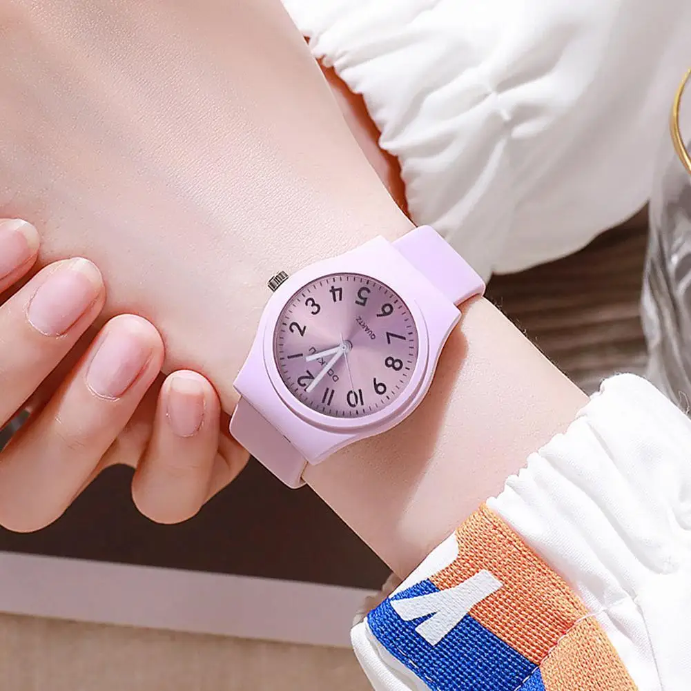 Candy Colored Jelly Silicone Watch Girls With High Appearance Minority Minimalist Sen Junior High School Student Party
Candy Colored Jelly Silicone Watch Girls With High Appearance Minority Minimalist Sen Junior High School Student Party