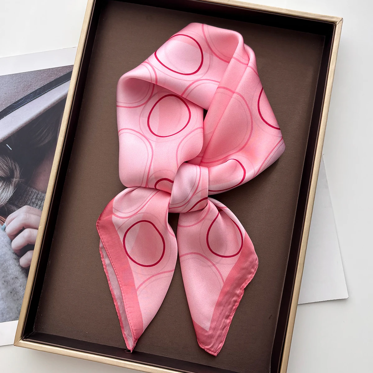 Design Print Scarf Silk Imitation Scarf Women Square Hairbands Foulard Female Bandana Neck Kerchief Headbands 2026 New
Design Print Scarf Silk Imitation Scarf Women Square Hairbands Foulard Female Bandana Neck Kerchief Headbands 2026 New