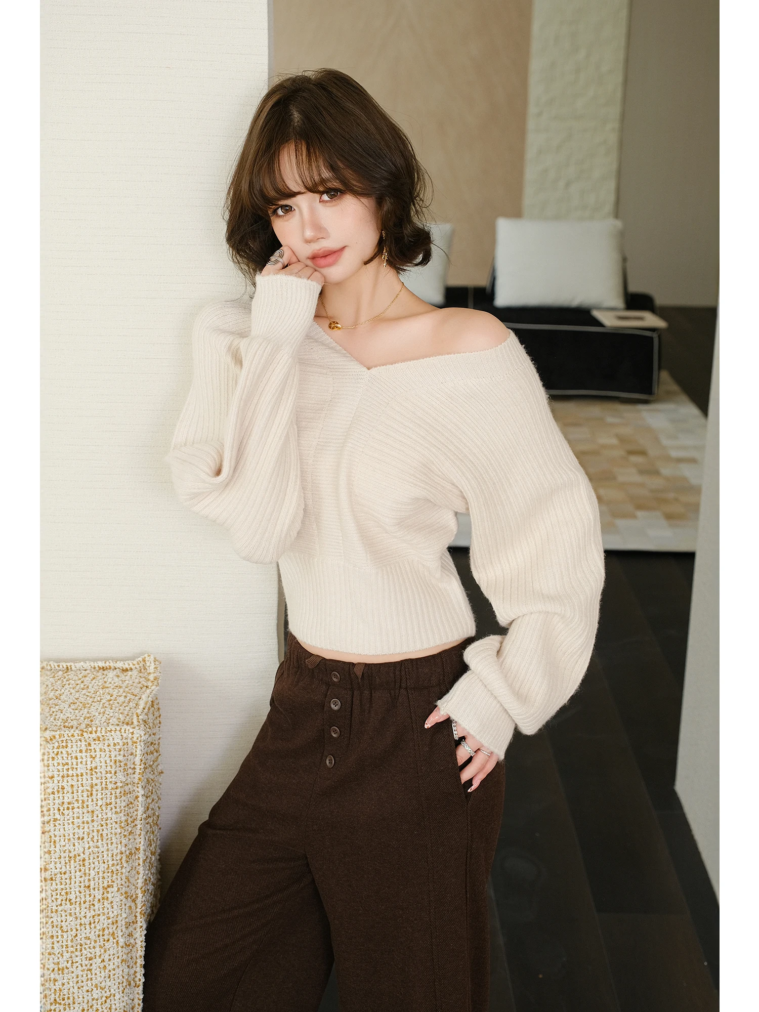 MIUCO Корейский свободный вязаный джемпер с V-образным вырезом для женщин, мягкий, теплый, в полоску, с завышенной талией, повседневный стиль
MIUCO Корейский свободный вязаный джемпер с V-образным вырезом для женщин, мягкий, теплый, в полоску, с завышенной талией, повседневный стиль