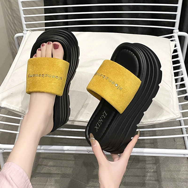 Shoes Ladies' Slippers Rubber Flip Flops Summer Clogs Woman Platform Luxury Slides Pantofle Hawaiian Beach Designer 2025
Shoes Ladies' Slippers Rubber Flip Flops Summer Clogs Woman Platform Luxury Slides Pantofle Hawaiian Beach Designer 2025