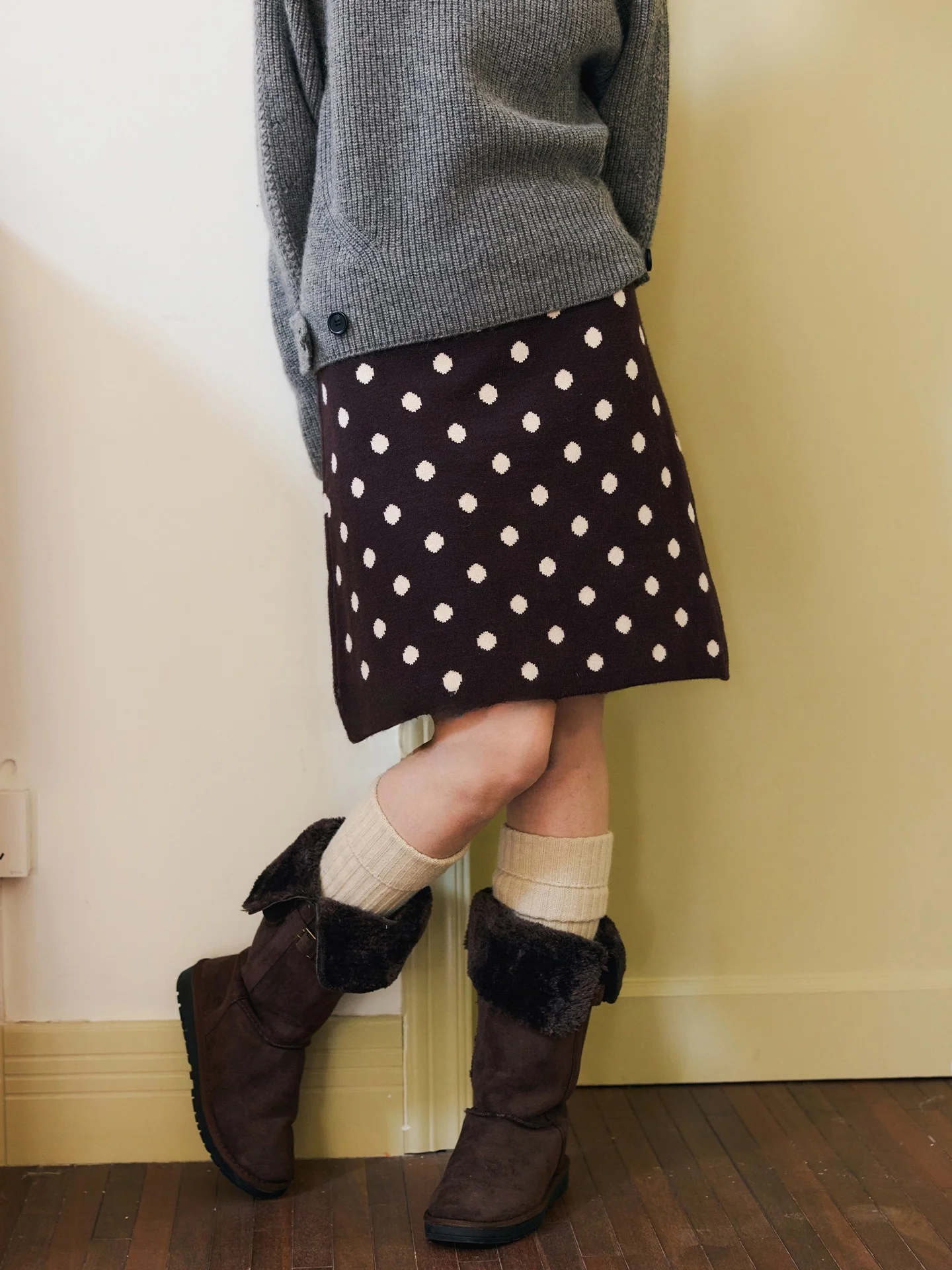 High Waist A-Line Skirt Elastic Ribbed Waist Short Knitted Polka Dot Half Body Skirt Comfortable Soft Casual Style
High Waist A-Line Skirt Elastic Ribbed Waist Short Knitted Polka Dot Half Body Skirt Comfortable Soft Casual Style