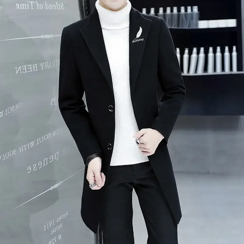 Premium Slim Fit Woolen Trench Coat for Men Autumn Winter 2025 New Style with Reinforced Shoulder Articulated Sleeves
Premium Slim Fit Woolen Trench Coat for Men Autumn Winter 2025 New Style with Reinforced Shoulder Articulated Sleeves