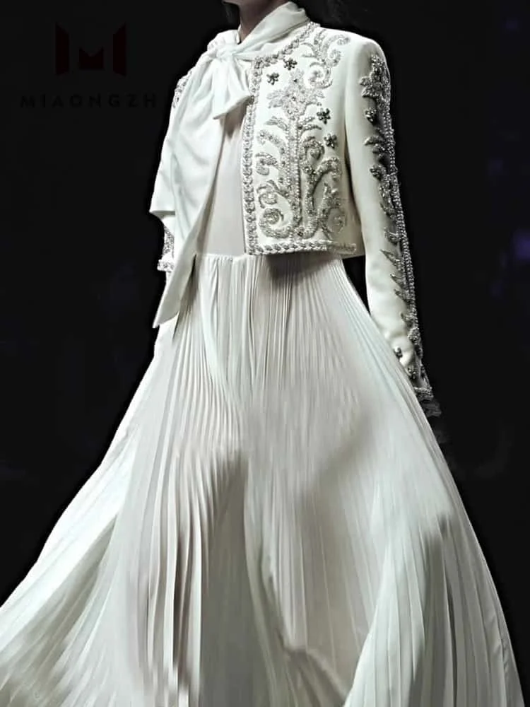 High Quality New Elegant Dress Suit For Women O Neck Long Sleeve Patchwork Pearls Embroidery Coat Top Female Folds Dresses Set
High Quality New Elegant Dress Suit For Women O Neck Long Sleeve Patchwork Pearls Embroidery Coat Top Female Folds Dresses Set