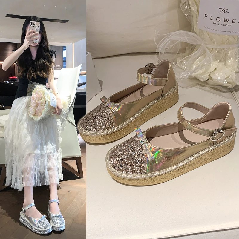 Летние босоножки на наклонном каблуке, римские сандалии на платформе с пряжкой, женские нескользящие сандалии на толстой подошве с бриллиантами, пляжная повседневная обувь 
Летние босоножки на наклонном каблуке, римские сандалии на платформе с пряжкой, женские нескользящие сандалии на толстой подошве с бриллиантами, пляжная повседневная обувь