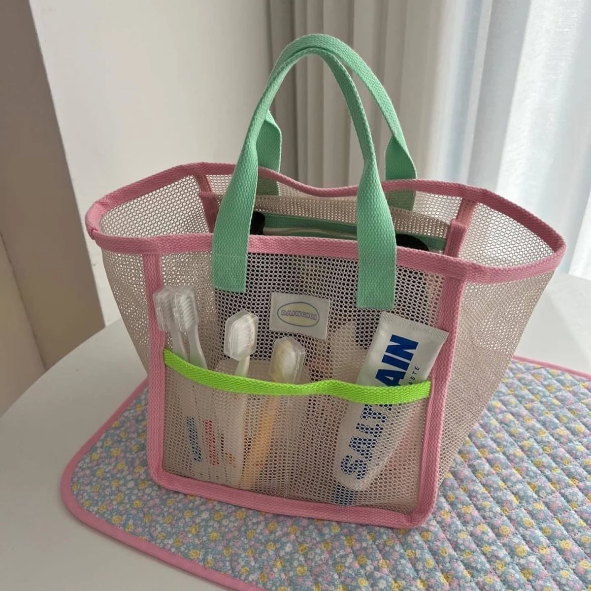 Small Beach Bag Children's Toy Pink Grid Hand-held Storage Bag Outdoor Travel Swimming Toiletries Storage Bag 2025 New Style
Small Beach Bag Children's Toy Pink Grid Hand-held Storage Bag Outdoor Travel Swimming Toiletries Storage Bag 2025 New Style