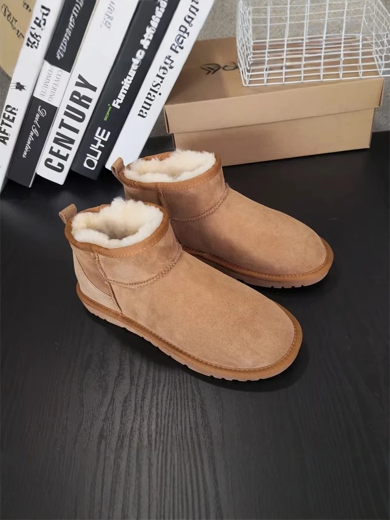 Thickened Winter Snow Boots Men's Outdoor Warm Waterproof Ultra-Fur Lined Bread Shoe Design for -40 Degree Celsius Weather
Thickened Winter Snow Boots Men's Outdoor Warm Waterproof Ultra-Fur Lined Bread Shoe Design for -40 Degree Celsius Weather