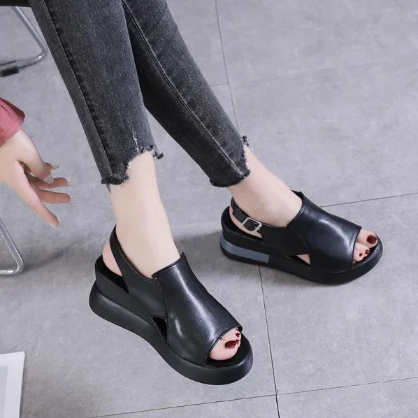 Women's Plus Size (35-42) Platform Wedge Sandals: 2026 Summer New Soft Leather Fish-Mouth Buckle High Heels with Height Boost
Women's Plus Size (35-42) Platform Wedge Sandals: 2026 Summer New Soft Leather Fish-Mouth Buckle High Heels with Height Boost