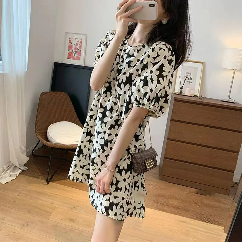 Винтажное молодежное платье с принтом, женское летнее новое французское милое свободное утягивающее платье трапециевидной формы с пышными рукавами
Винтажное молодежное платье с принтом, женское летнее новое французское милое свободное утягивающее платье трапециевидной формы с пышными рукавами