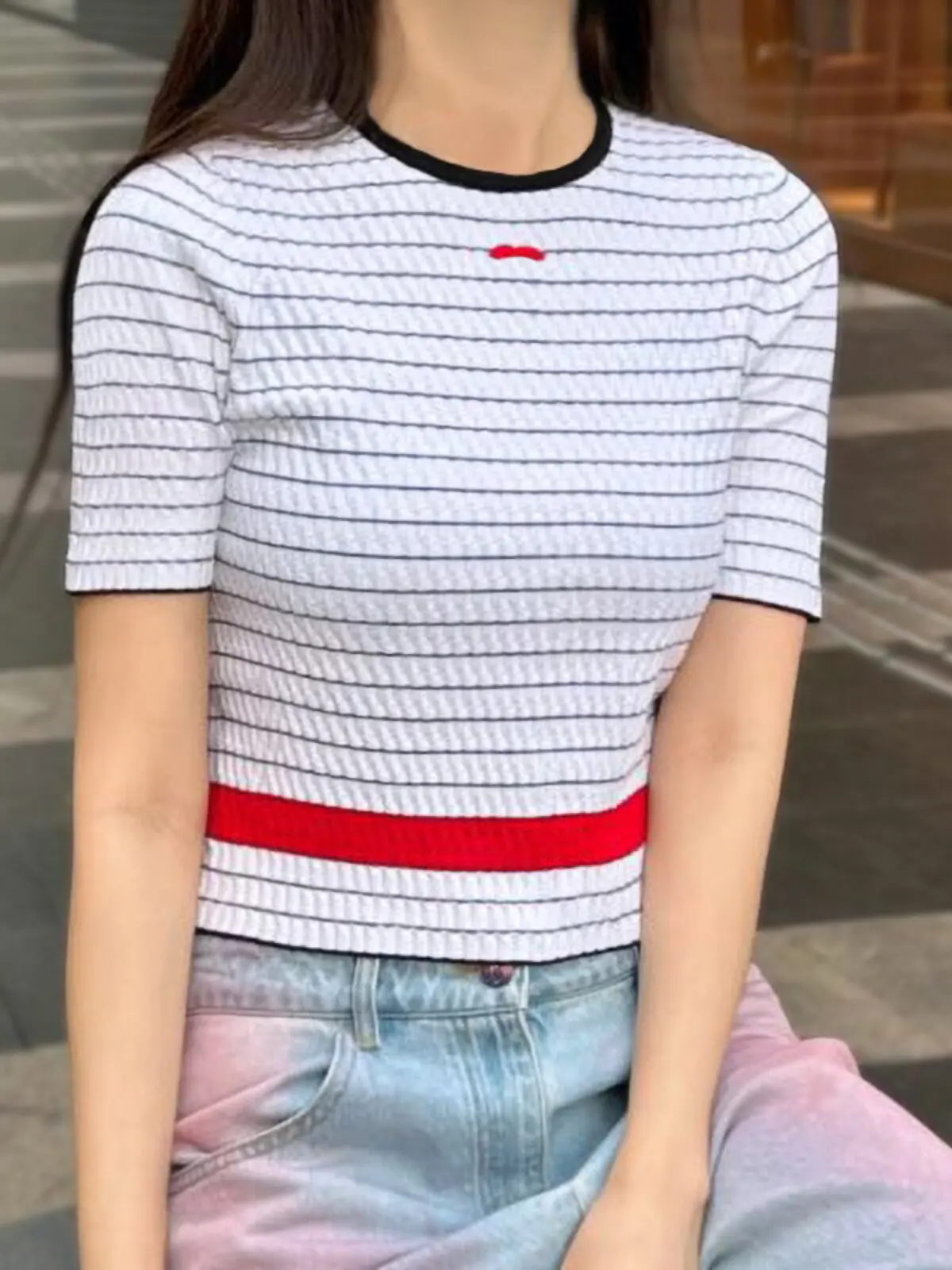 Women's Black White Striped Knit T-Shirt Slim Fit Waist Cinched Top Long Sleeve Casual Elegant Commuter Knitted Pullover
Women's Black White Striped Knit T-Shirt Slim Fit Waist Cinched Top Long Sleeve Casual Elegant Commuter Knitted Pullover