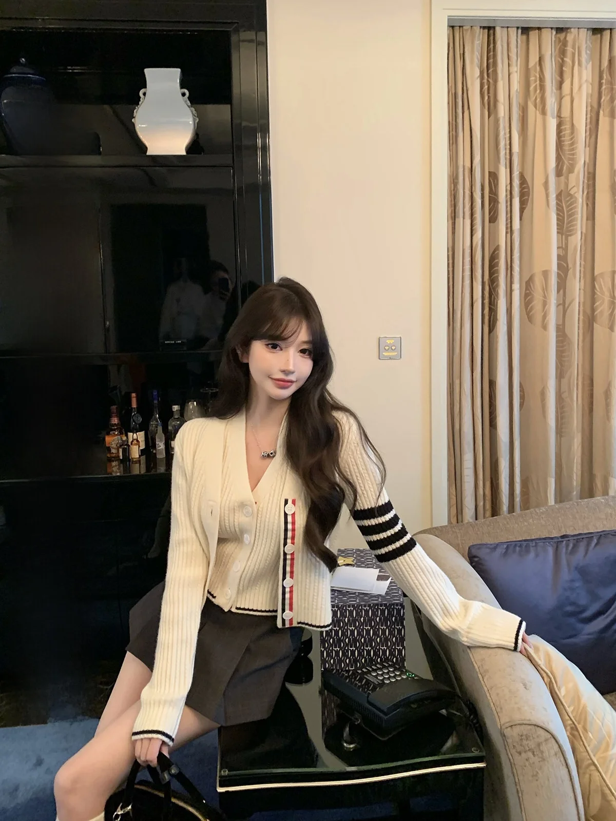 FBB Limit Autumn New Gentle Women's Woolen Sweater Cardigan with Color Blo Weaving Belt Four Stripes ort Outerwear
FBB Limit Autumn New Gentle Women's Woolen Sweater Cardigan with Color Blo Weaving Belt Four Stripes ort Outerwear