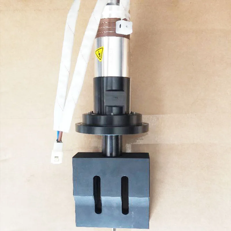 20K 2000W 2600w High Power Ultrasonic Welding Transducer with 110x20mm Horn flange whole set for mask machine sealing parts
20K 2000W 2600w High Power Ultrasonic Welding Transducer with 110x20mm Horn flange whole set for mask machine sealing parts