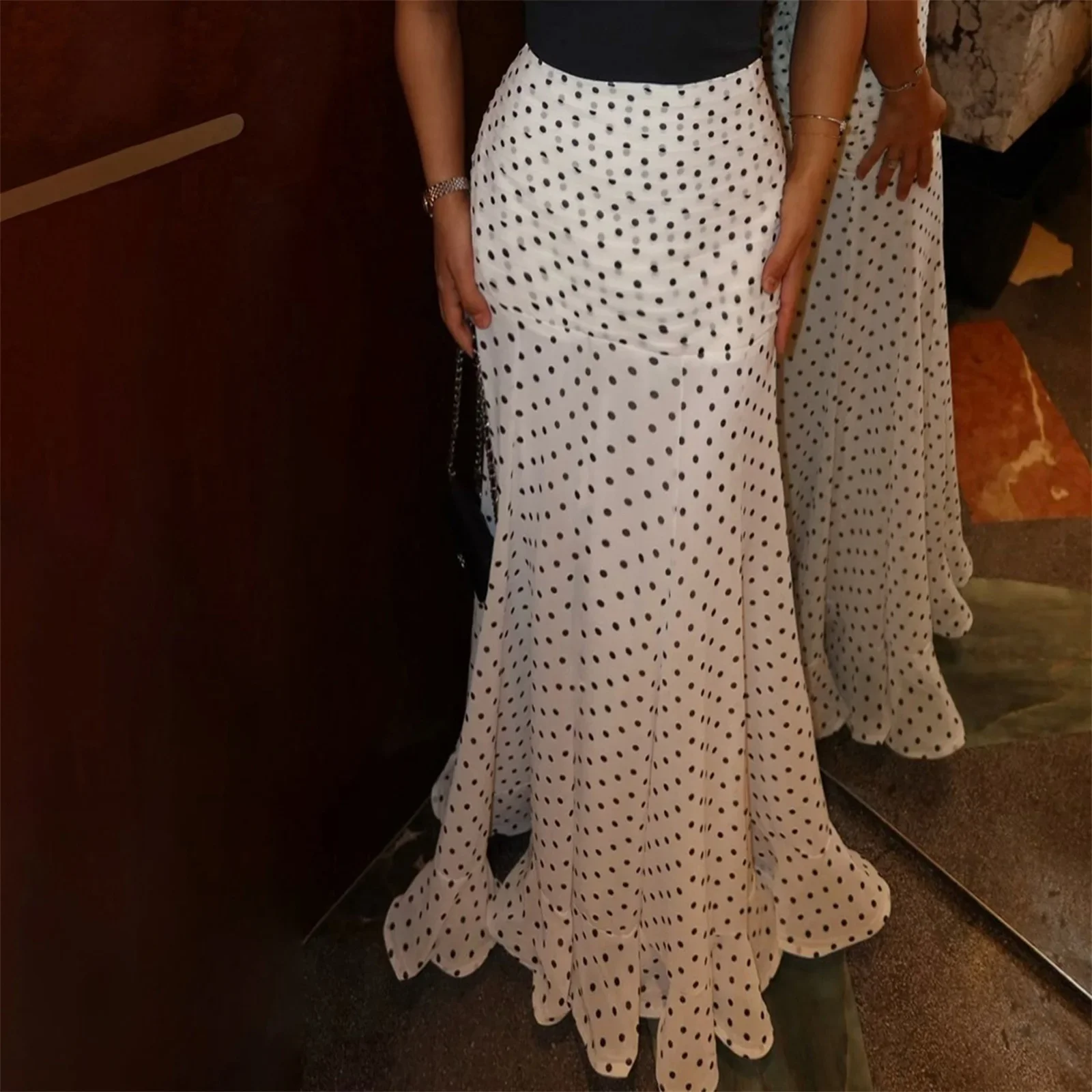 Polka Dot Floor-length Chiffon Skirt French Style Ruffled Mesh A-line Skirts Elegant Maxi Bottoms High Waist Streetwear
Polka Dot Floor-length Chiffon Skirt French Style Ruffled Mesh A-line Skirts Elegant Maxi Bottoms High Waist Streetwear