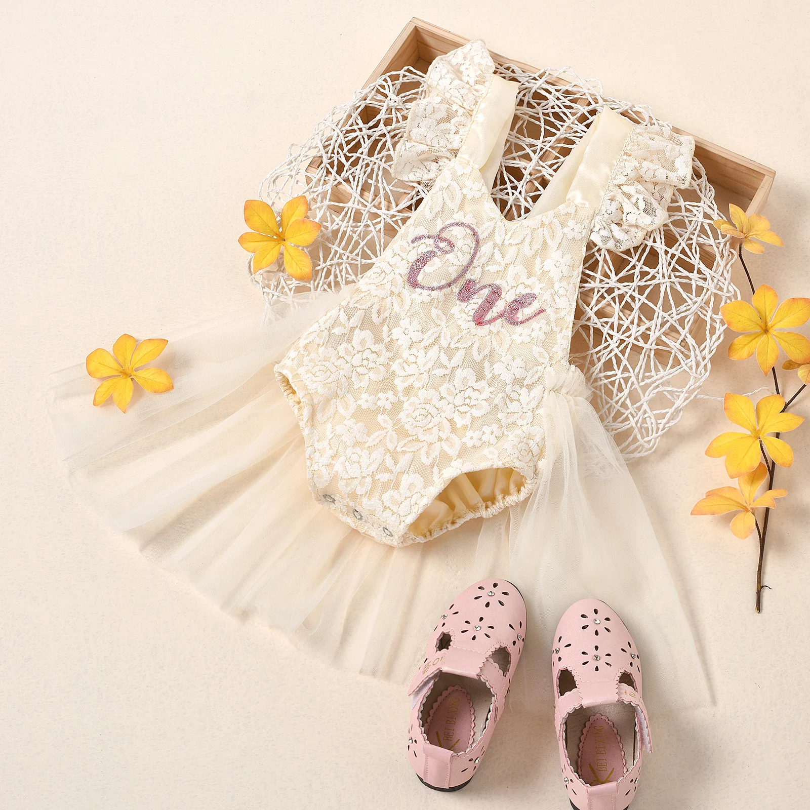 Baby Girl First Birthday Outfit Lace Tulle Romper Princess Tutu Dress ONE Cake Smash 1st Birthday Outfit Headband
Baby Girl First Birthday Outfit Lace Tulle Romper Princess Tutu Dress ONE Cake Smash 1st Birthday Outfit Headband