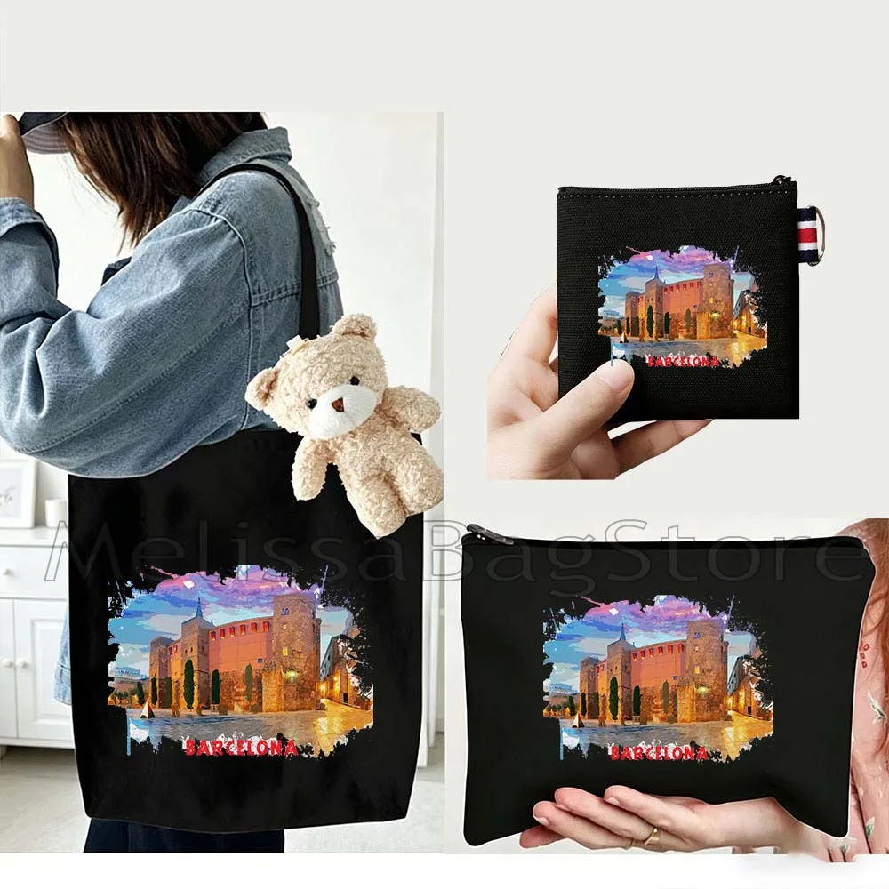 4PCS Gifts Set Barcelona Spain Black Canvas Tote Bag Handbag with Doll Key Coin Purse Cosmetic Makeup Toilet Bag Case Pouch
4PCS Gifts Set Barcelona Spain Black Canvas Tote Bag Handbag with Doll Key Coin Purse Cosmetic Makeup Toilet Bag Case Pouch