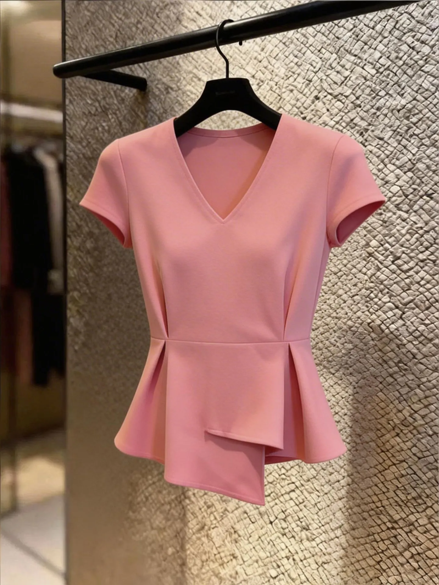 Spring Summer New Pink V-neck Short Sleeve Shirt Fashion Commute Style Waist-cinching Slimming High-end Shirt Ladies' Premium...
Spring Summer New Pink V-neck Short Sleeve Shirt Fashion Commute Style Waist-cinching Slimming High-end Shirt Ladies' Premium...