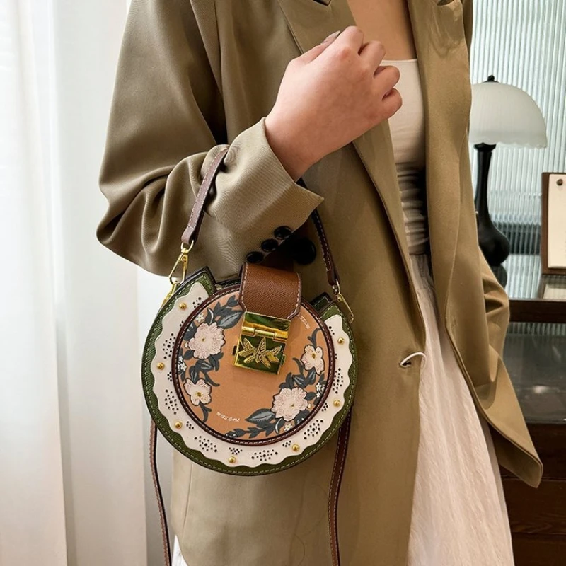 Leather High-end Niche Design Bag Women Shoulder Crossbody Bag Female Bag Birthday Gift Handbags Circular Purses and Handbags
Leather High-end Niche Design Bag Women Shoulder Crossbody Bag Female Bag Birthday Gift Handbags Circular Purses and Handbags