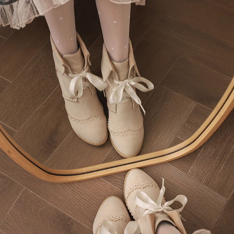 Lolita Style round Toe High Heels with Bowtie Thick Heel Women's Fashion Boots Short Boot for Autumn Winter Floral Embellished
Lolita Style round Toe High Heels with Bowtie Thick Heel Women's Fashion Boots Short Boot for Autumn Winter Floral Embellished