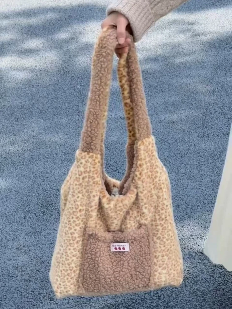 Soft Lamb Fur Plaid Retro Plu Bag Lazy Sle Single oulder Bag Autumn Winter New Cute Leopard Print Casual Simple Sle W...
Soft Lamb Fur Plaid Retro Plu Bag Lazy Sle Single oulder Bag Autumn Winter New Cute Leopard Print Casual Simple Sle W...
