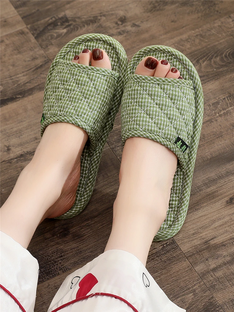2025 New Pure Cotton Couple Slippers Home Korean Simple Men Women Sle Home Cloth Bot Slippers Silent Casual Sandals
2025 New Pure Cotton Couple Slippers Home Korean Simple Men Women Sle Home Cloth Bot Slippers Silent Casual Sandals