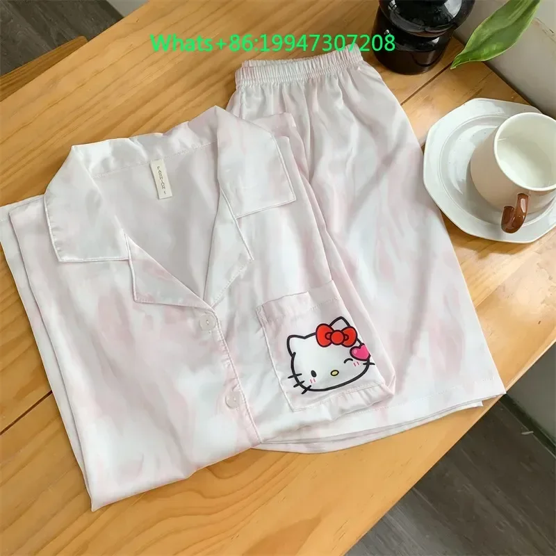 Summer new pink lapel ice and snow silk cartoon Hello Kitty pajamas short sleeves shorts loungewear two-piece set
Summer new pink lapel ice and snow silk cartoon Hello Kitty pajamas short sleeves shorts loungewear two-piece set