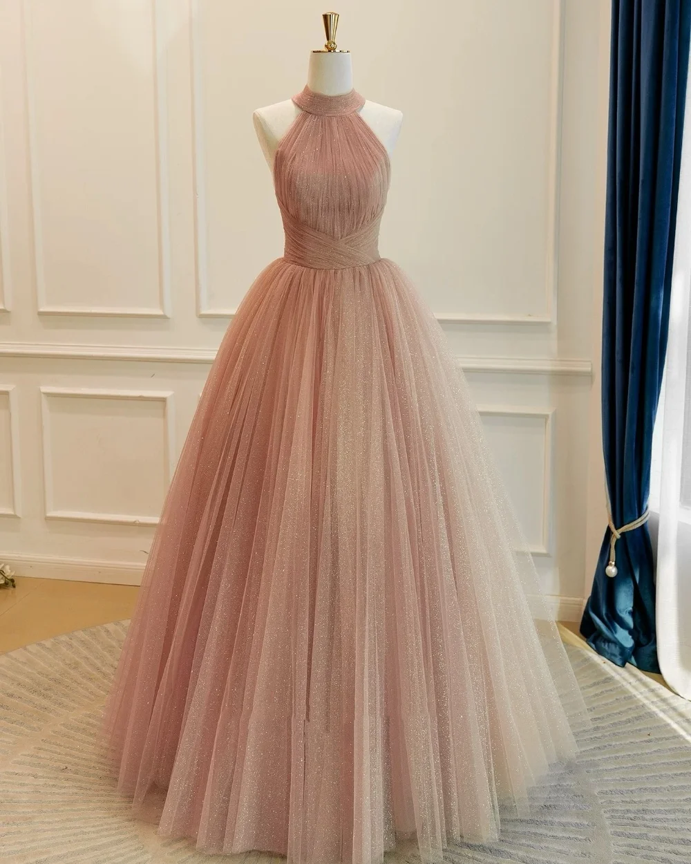 Customized Exquisite Casual Tulle Pleat Draped Sequined A-line High Collar Floor-Length Evening Dresses for Woman Pastrol
Customized Exquisite Casual Tulle Pleat Draped Sequined A-line High Collar Floor-Length Evening Dresses for Woman Pastrol