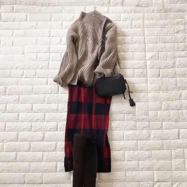 2025 Autumn/winter New Half High Collar Knitted Sweater+elastic Waist Checkered Skirt Two Piece Set
2025 Autumn/winter New Half High Collar Knitted Sweater+elastic Waist Checkered Skirt Two Piece Set